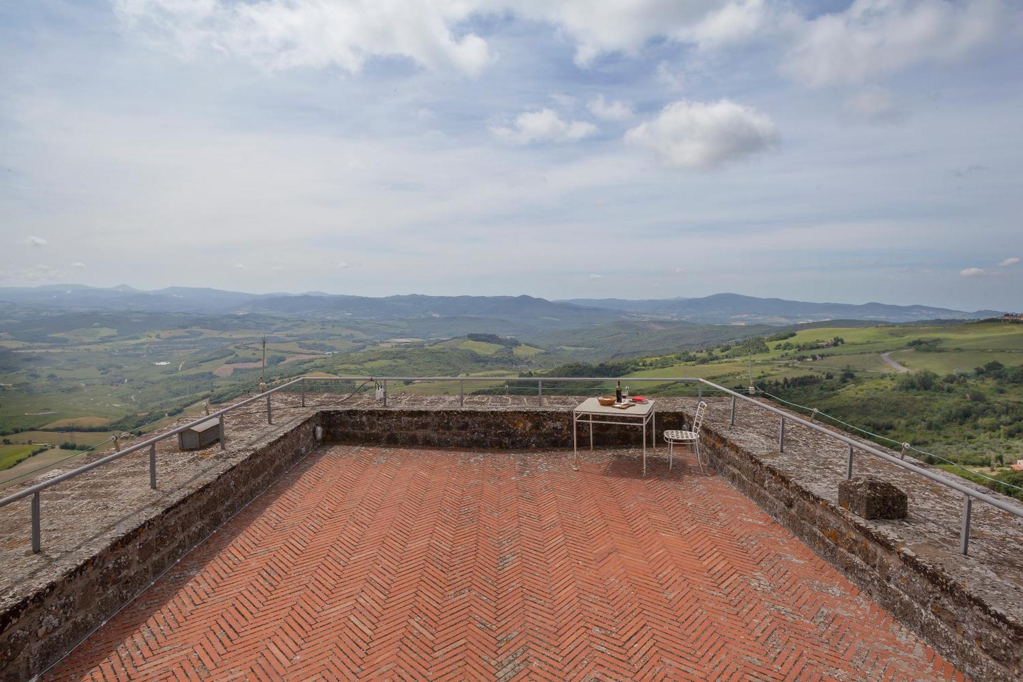 Torre Dei Belforti Montecatini Val di Cecina Exterior foto